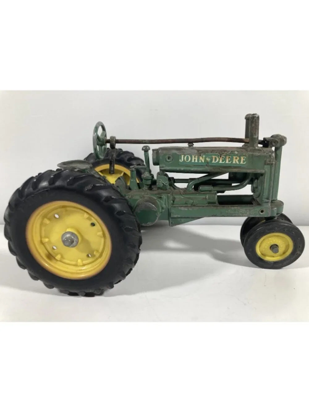 Ertl John Deere 1934 Model-A Tractor Narrow Front 1:16 Diecast Heavy Wear